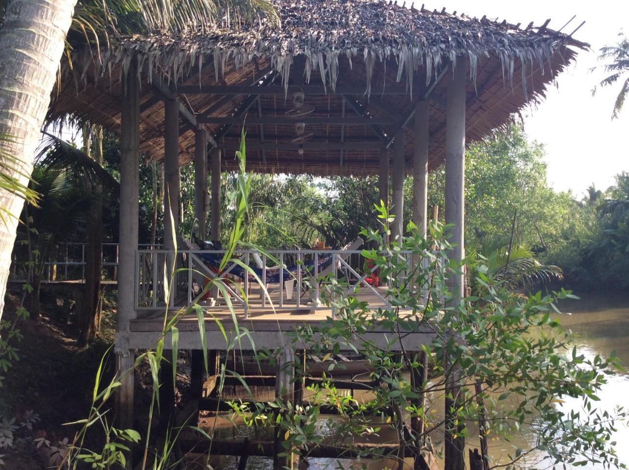 Quoc Phuong Riverside Homestay Ben Tre ภายนอก รูปภาพ
