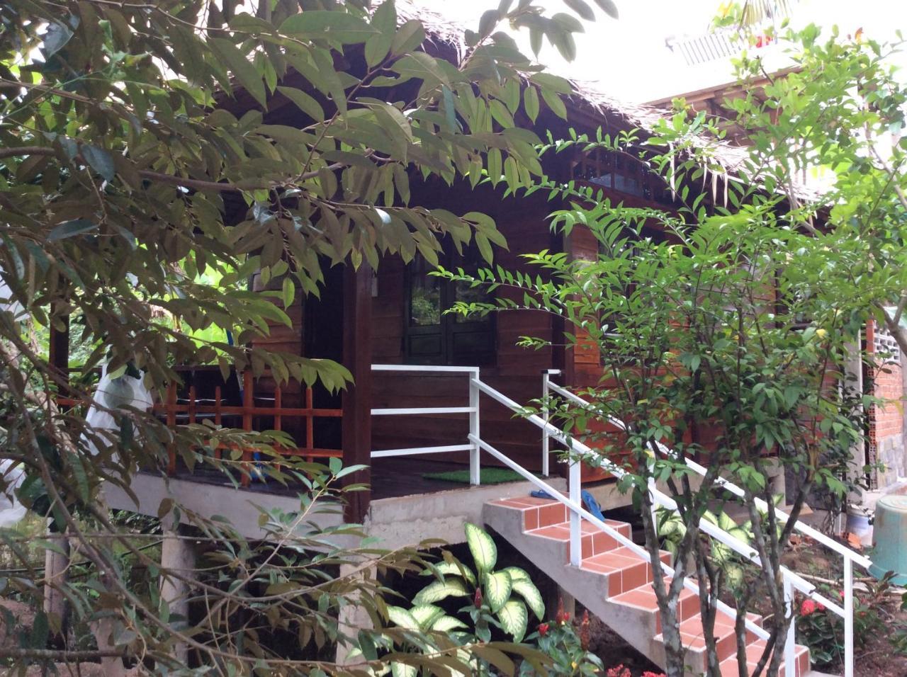 Quoc Phuong Riverside Homestay Ben Tre ภายนอก รูปภาพ